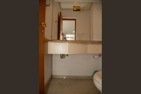 Casa de condomínio à venda com 174m², 3 quartos e 2 vagasLavabo