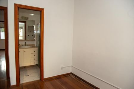 Casa de condomínio à venda com 174m², 3 quartos e 2 vagasQuarto 2 - Suíte