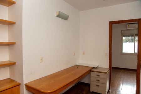 Casa de condomínio à venda com 174m², 3 quartos e 2 vagasEscritório