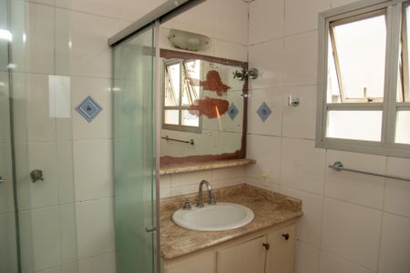 Casa de condomínio à venda com 174m², 3 quartos e 2 vagasBanheiro da Suíte 3