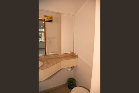 Casa de condomínio à venda com 174m², 3 quartos e 2 vagasLavabo