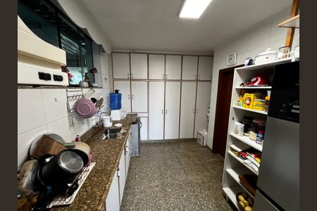 Casa à venda com 564m², 7 quartos e 4 vagasCozinha 1