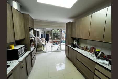 Casa à venda com 564m², 7 quartos e 4 vagasCozinha 2