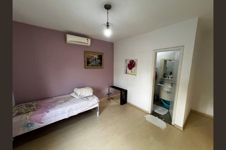 Casa à venda com 564m², 7 quartos e 4 vagasSuíte 2