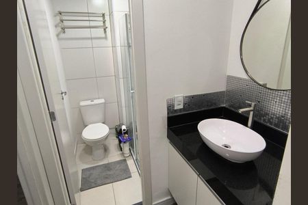 Apartamento à venda com 36m², 2 quartos e sem vaga Apartamento à venda com 36m², 2 quartos e sem vagaBanheiro