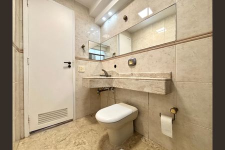 Apartamento à venda com 100m², 3 quartos e 2 vagas Apartamento à venda com 100m², 3 quartos e 2 vagasBanheiro social