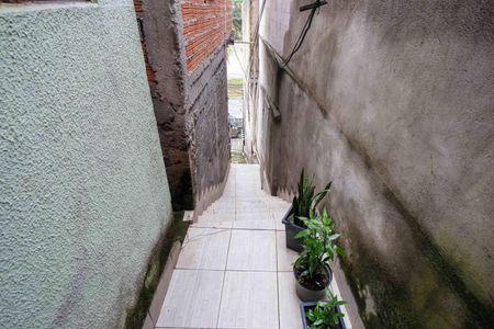 Casa à venda com 90m², 2 quartos e sem vagaEscada