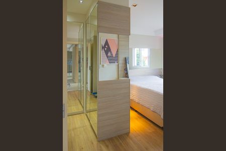 Apartamento à venda com 83m², 2 quartos e 2 vagas Apartamento à venda com 83m², 2 quartos e 2 vagasCloset da suíte