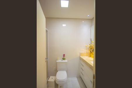 Apartamento à venda com 83m², 2 quartos e 2 vagas Apartamento à venda com 83m², 2 quartos e 2 vagasBanheiro da Suíte