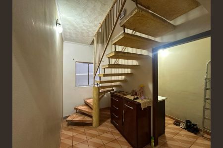 Casa à venda com 175m², 3 quartos e 2 vagas Casa à venda com 175m², 3 quartos e 2 vagascorredor
