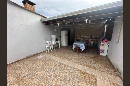 Casa à venda com 175m², 3 quartos e 2 vagas Casa à venda com 175m², 3 quartos e 2 vagasÁrea de Serviço