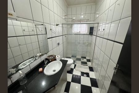 Casa à venda com 175m², 3 quartos e 2 vagas Casa à venda com 175m², 3 quartos e 2 vagasBanheiro de Serviço