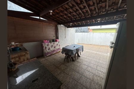 Casa à venda com 175m², 3 quartos e 2 vagas Casa à venda com 175m², 3 quartos e 2 vagasÁrea de Serviço