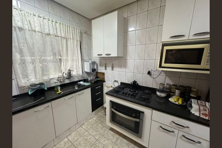 Casa à venda com 175m², 3 quartos e 2 vagas Casa à venda com 175m², 3 quartos e 2 vagasCozinha