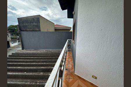 Casa à venda com 175m², 3 quartos e 2 vagas Casa à venda com 175m², 3 quartos e 2 vagasVista