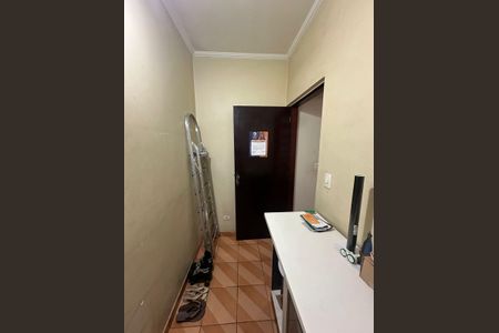 Casa à venda com 175m², 3 quartos e 2 vagas Casa à venda com 175m², 3 quartos e 2 vagasEscritório