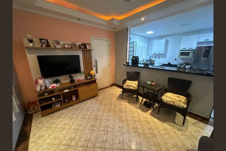 Casa à venda com 175m², 3 quartos e 2 vagas Casa à venda com 175m², 3 quartos e 2 vagasSala