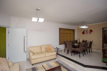 Casa à venda com 283m², 4 quartos e 4 vagasSala de Estar