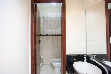 Casa à venda com 283m², 4 quartos e 4 vagasLavabo