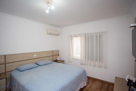 Casa à venda com 283m², 4 quartos e 4 vagasQuarto Suite 1