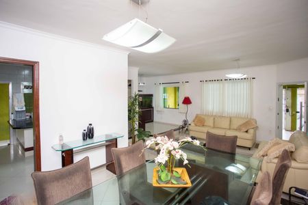 Casa à venda com 283m², 4 quartos e 4 vagasSala de Jantar