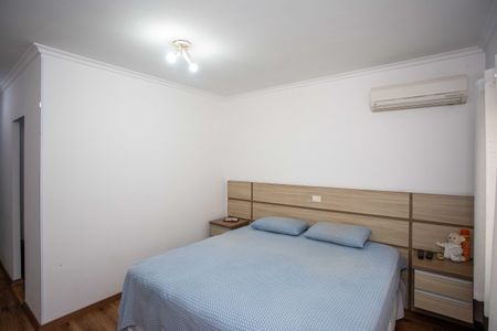 Casa à venda com 283m², 4 quartos e 4 vagasQuarto Suite 1