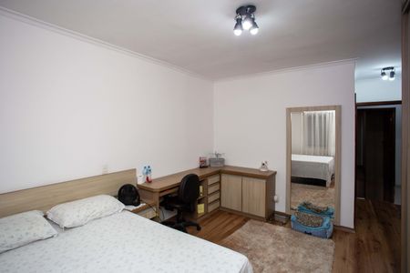 Casa à venda com 283m², 4 quartos e 4 vagasQuarto Suite 2