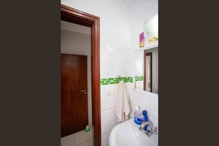 Casa à venda com 283m², 4 quartos e 4 vagasBanheiro de serviço