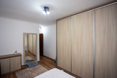 Casa à venda com 283m², 4 quartos e 4 vagasQuarto Suite 2