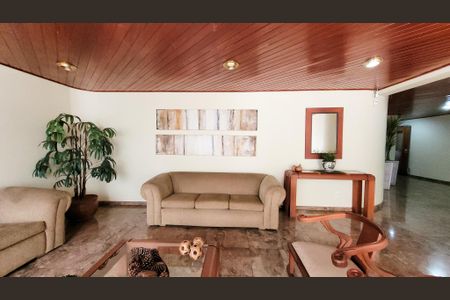 Apartamento para alugar com 210m², 3 quartos e 2 vagas Apartamento para alugar com 210m², 3 quartos e 2 vagasHall social