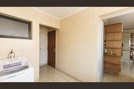Apartamento para alugar com 210m², 3 quartos e 2 vagas Apartamento para alugar com 210m², 3 quartos e 2 vagasLavanderia