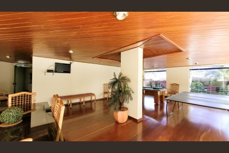 Apartamento para alugar com 210m², 3 quartos e 2 vagas Apartamento para alugar com 210m², 3 quartos e 2 vagasÁrea comum - Salão de festas