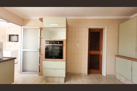 Apartamento para alugar com 210m², 3 quartos e 2 vagas Apartamento para alugar com 210m², 3 quartos e 2 vagasCozinha