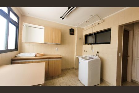 Apartamento para alugar com 210m², 3 quartos e 2 vagas Apartamento para alugar com 210m², 3 quartos e 2 vagasLavanderia
