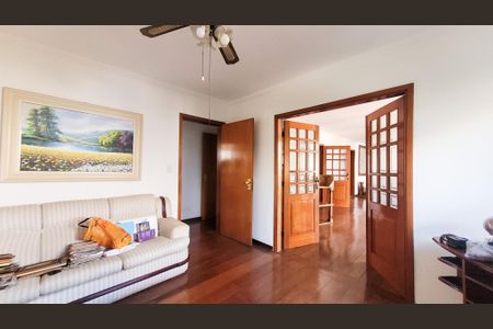 Apartamento para alugar com 210m², 3 quartos e 2 vagas Apartamento para alugar com 210m², 3 quartos e 2 vagasEscritório / Sala de TV