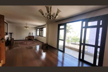 Apartamento para alugar com 210m², 3 quartos e 2 vagas Apartamento para alugar com 210m², 3 quartos e 2 vagasSala