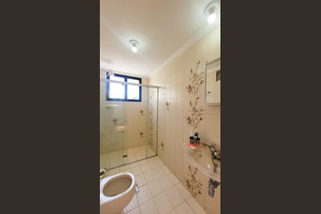 Apartamento para alugar com 210m², 3 quartos e 2 vagas Apartamento para alugar com 210m², 3 quartos e 2 vagasBanheiro da Suite 2