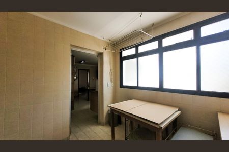 Apartamento para alugar com 210m², 3 quartos e 2 vagas Apartamento para alugar com 210m², 3 quartos e 2 vagasLavanderia