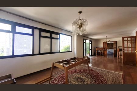 Apartamento para alugar com 210m², 3 quartos e 2 vagas Apartamento para alugar com 210m², 3 quartos e 2 vagasSala