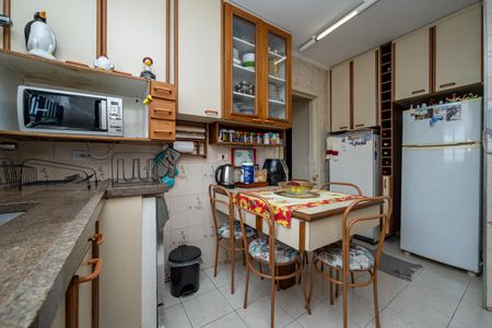 Apartamento à venda com 98m², 3 quartos e 2 vagas Apartamento à venda com 98m², 3 quartos e 2 vagasCozinha