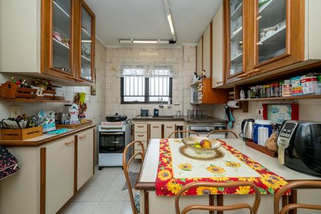 Apartamento à venda com 98m², 3 quartos e 2 vagas Apartamento à venda com 98m², 3 quartos e 2 vagasCozinha