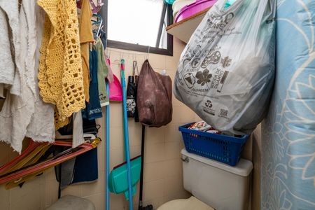 Apartamento à venda com 98m², 3 quartos e 2 vagas Apartamento à venda com 98m², 3 quartos e 2 vagasBanheiro de serviço