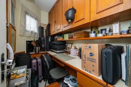 Apartamento à venda com 98m², 3 quartos e 2 vagas Apartamento à venda com 98m², 3 quartos e 2 vagasQuarto de Serviço