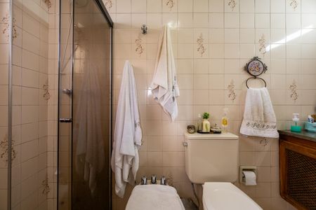 Apartamento à venda com 98m², 3 quartos e 2 vagas Apartamento à venda com 98m², 3 quartos e 2 vagasBanheiro da Suíte