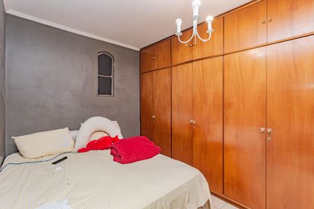 Casa à venda com 158m², 7 quartos e 2 vagas Casa à venda com 158m², 7 quartos e 2 vagasSuíte