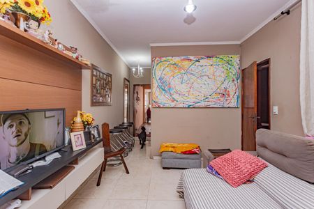 Casa à venda com 158m², 7 quartos e 2 vagas Casa à venda com 158m², 7 quartos e 2 vagasSala casa 1