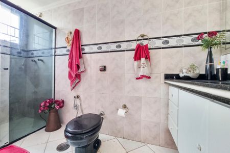 Apartamento para alugar com 120m², 3 quartos e 1 vaga Apartamento para alugar com 120m², 3 quartos e 1 vagaBanheiro da Suíte