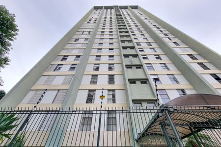 Apartamento para alugar com 120m², 3 quartos e 1 vaga Apartamento para alugar com 120m², 3 quartos e 1 vagaFachada