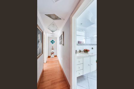 Apartamento para alugar com 120m², 3 quartos e 1 vaga Apartamento para alugar com 120m², 3 quartos e 1 vagaCorredor