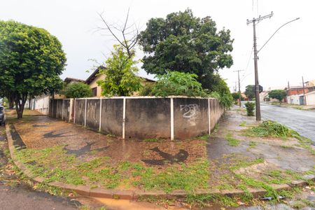 Casa à venda com 113m², 3 quartos e 2 vagas Casa à venda com 113m², 3 quartos e 2 vagasFachada